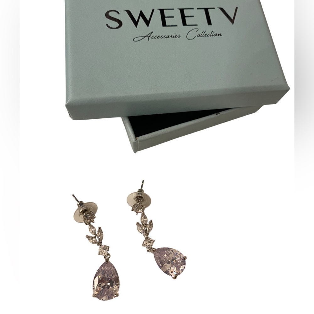 Elegant Silver Drop Earrings with Teardrop Crystals